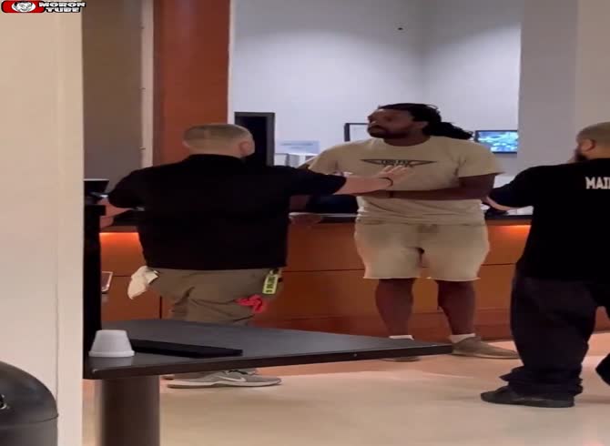 Video :This isn't how you enter a hotel